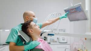 How to Deal With a Chipped Tooth Fast Without Making It Worse